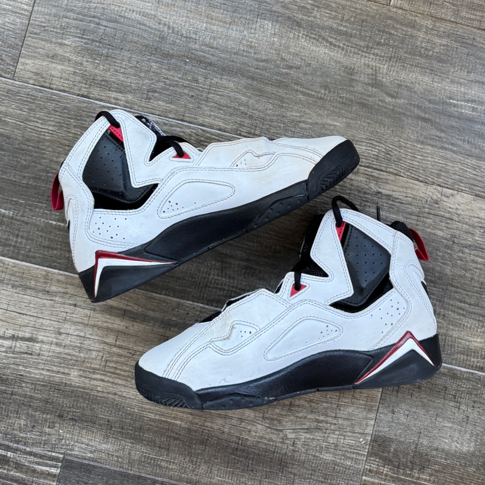 Jordan true flight white varsity red black 5 6.5 - Picture 2 of 7